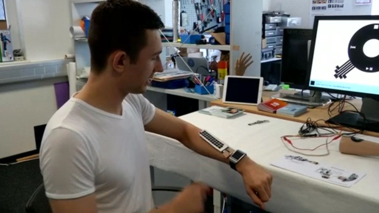 Electronic skin Sensors to Control Mauris Gravida